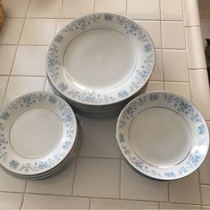 Beautiful Vintage China Pearl in style Helen